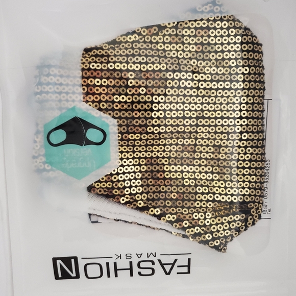 Quality Sequins face mask - Picture 2 of 6
